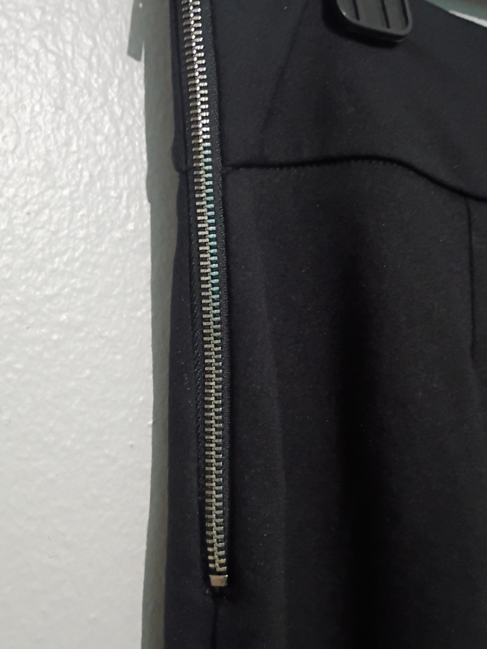 Elie Tahari Black Straight-Leg Pants - Picture 4 of 5